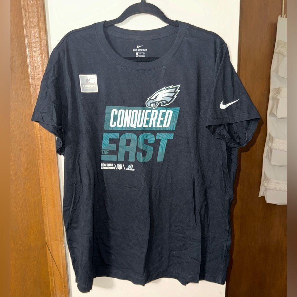 Nike xxl Philadelphia eagles tshirt conquered the east! Trophy collection womens